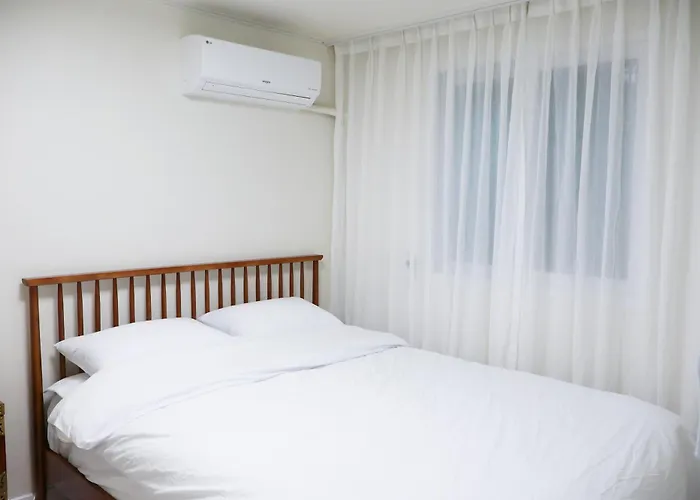 Yeobaek,2br,1ba - 2min To Hongdae, 5mins To Sangsu Station