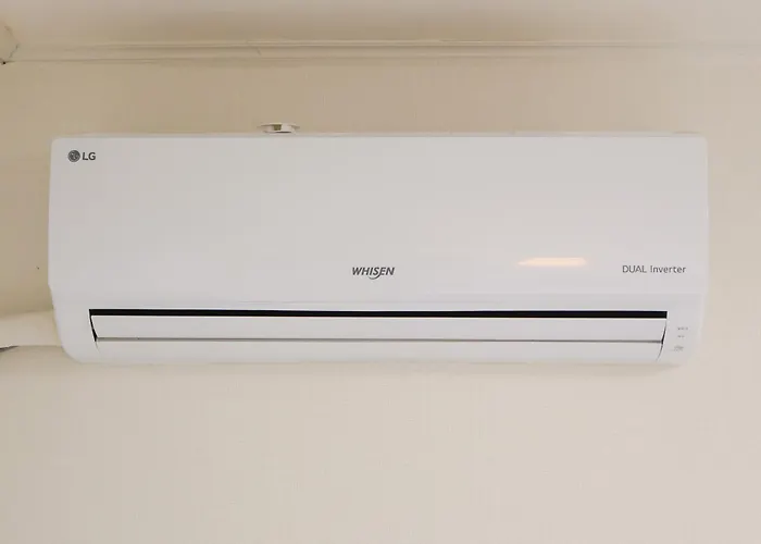 Yeobaek,2br,1ba - 2min To Hongdae, 5mins To Sangsu Station Apartment *