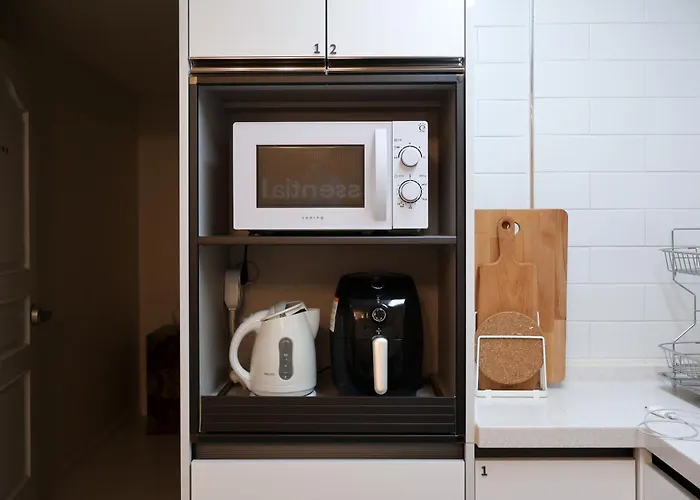 Yeobaek,2br,1ba - 2min To Hongdae, 5mins To Sangsu Station Apartment *
