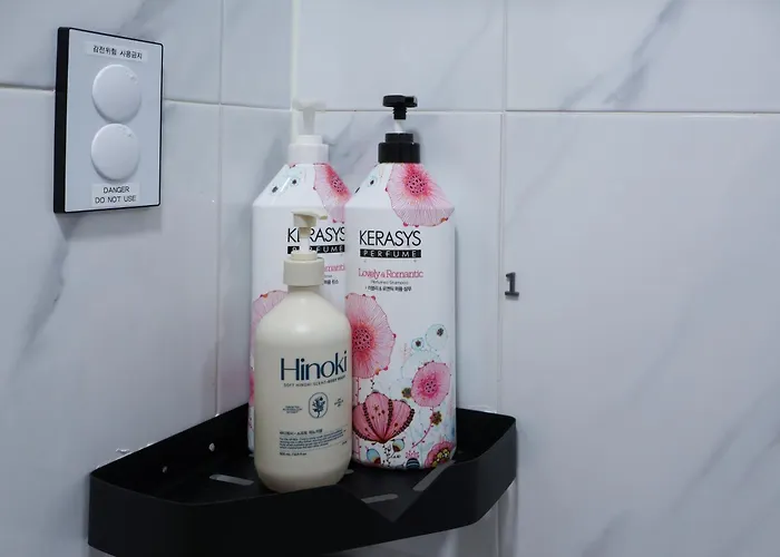 Yeobaek,2br,1ba - 2min To Hongdae, 5mins To Sangsu Station Seoul
